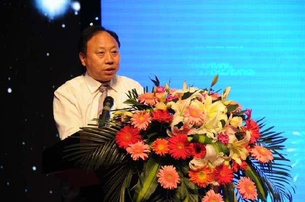 武汉市常务副市长贾耀斌出席发布会并致辞