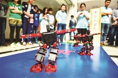 校园里的“超能陆战队”