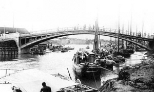 大红桥曾经的倒塌与铸新