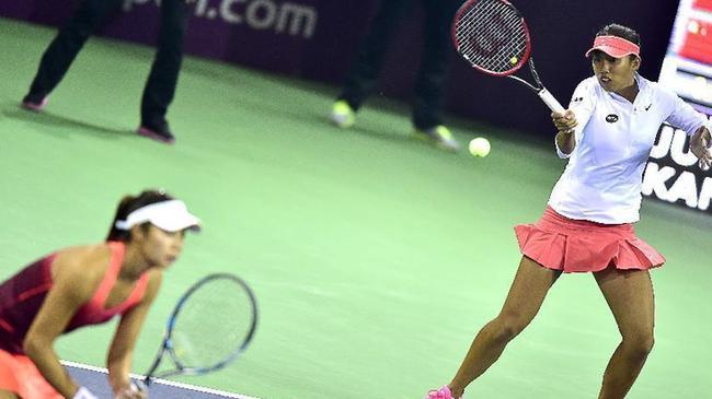 网球--天津公开赛:康佳琪\/张帅无缘四强