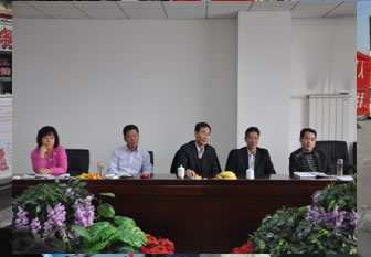 万新街人大工委组织区人大代表进行会前视察活动