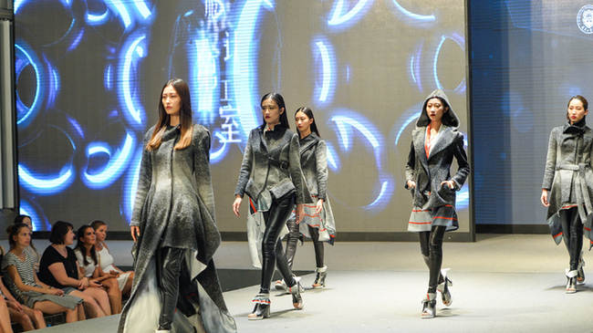 天津工业大学举办服装设计毕业展