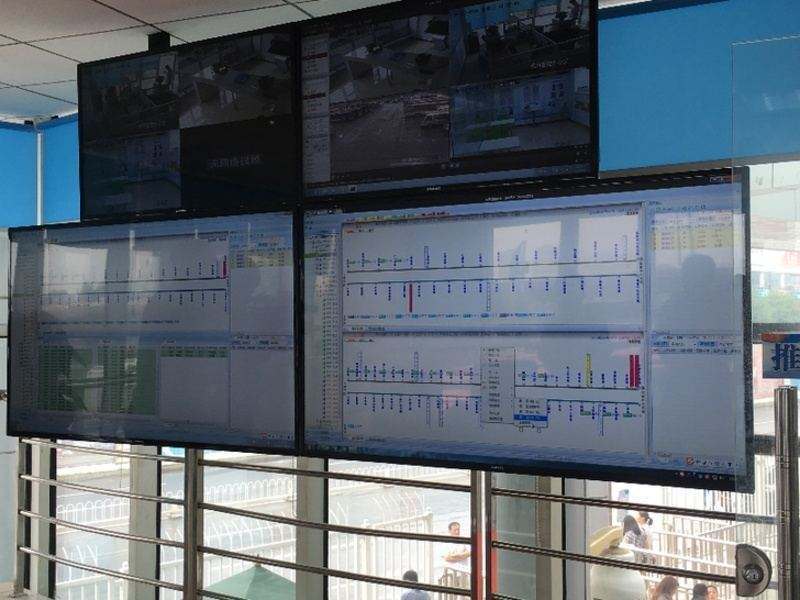 参观8路公交车站