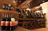 中国首个法国红酒文化中心落户天津王朝酒堡