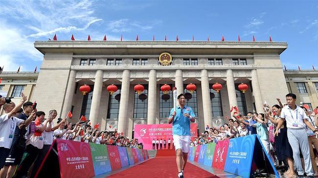 第十三届全运会火炬在河西区传递