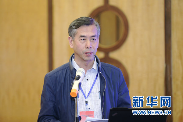 河北省人民政府參事室黨組成員、副主任郭慶華做會議總結