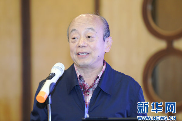 天津市人民政府参事室原副主任阎金明发言