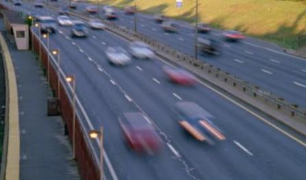 交管发布出行预测报告 清明高速公路车流量将增20%