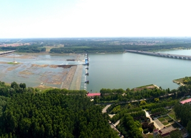 《潮白河橡胶坝：一半海韵，一半美溪》