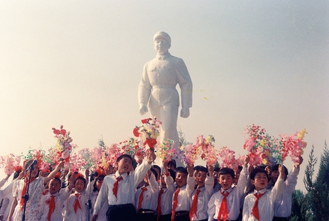 《向雷锋同志学习》