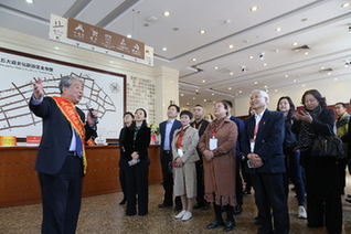 参会嘉宾考察“最美五大道”志愿服务项目