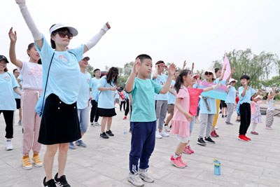 酷跑天津&mdash;&mdash;水上公园全民竞走挑战赛举行