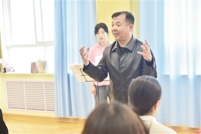 滨海教师，西部播撒音乐种子