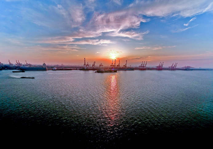 天津新港 www.tj.xinhuanet.com