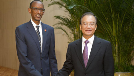 温家宝会见卢旺达总统卡加梅