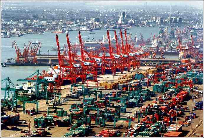 繁忙的集装箱码头