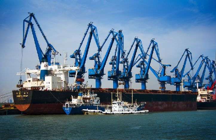 《天津港矿石码头》