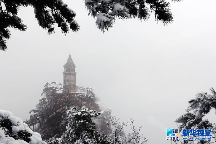 天津蓟县盘山迎来降雪