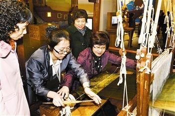 天津代表团参观中国科学技术馆