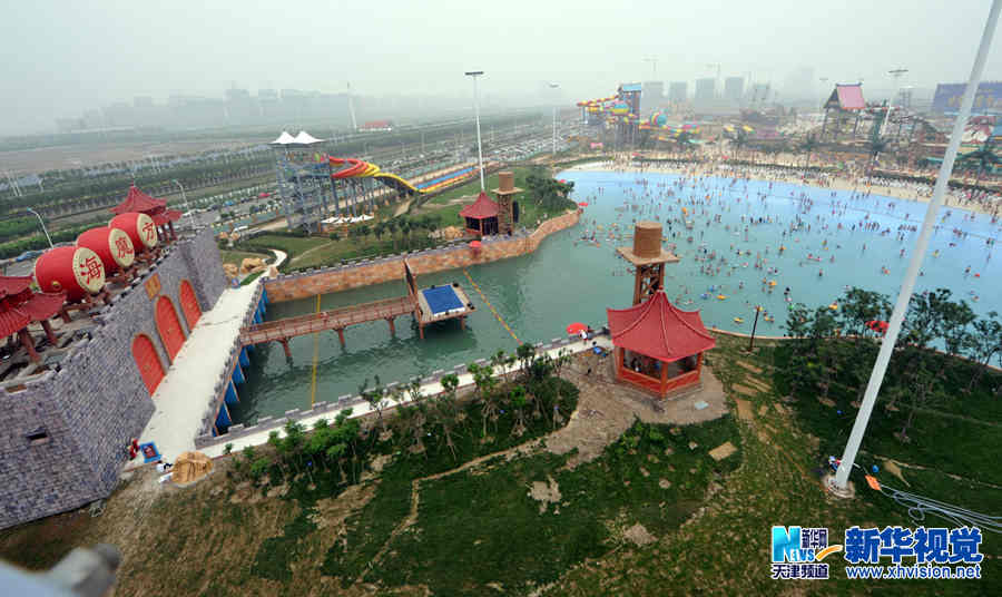 天津最大室外水上游乐项目投入运营