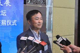 天津港集团副总裁赵彦虎接受媒体采访