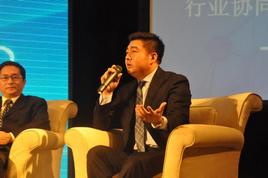 泰国诗董橡胶股份有限公司中国区 总经理李世强回答记者提问