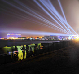 第四届天津港湾旅游文化节摄影大赛港口风光类铜奖《舞台灯光观众影》