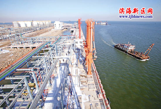 南港工业区化工码头工程主体建设完工