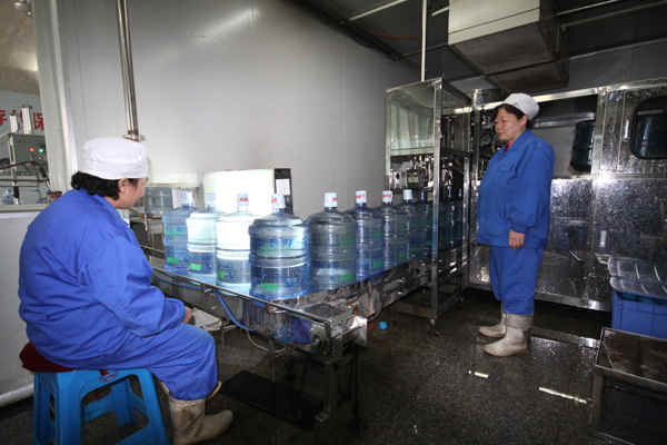 凯德美桶装水生产线